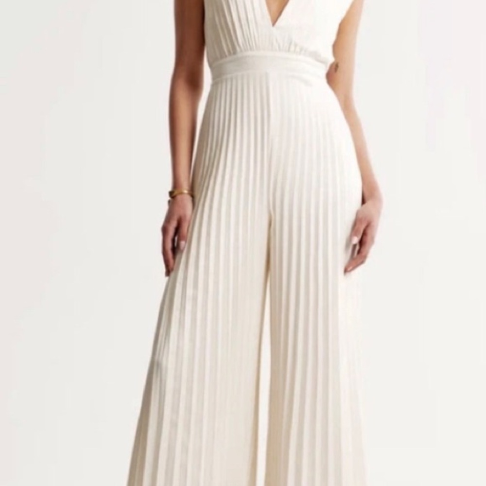 Abercrombie & Fitch Giselle Pleated Jumpsuit Satin Wide Leg V-Neck jumpsuit.